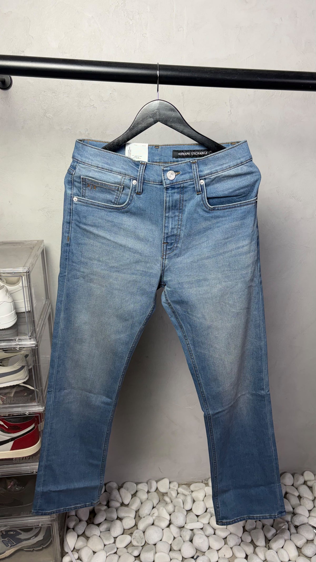 ARMANI EXCHANGE STRAIGHT FIT JEANS