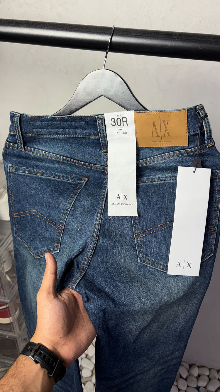 ARMANI EXCHANGE STRAIGHT FIT JEANS