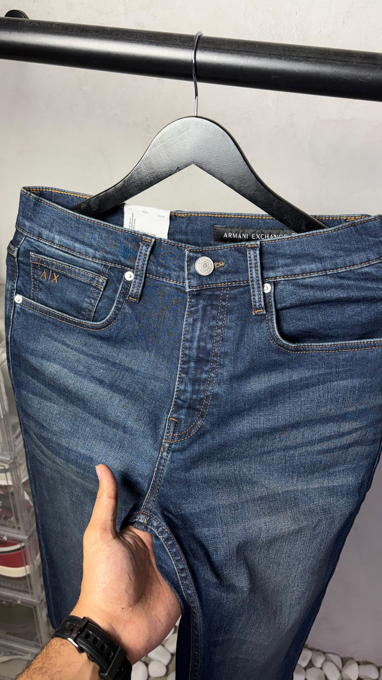 ARMANI EXCHANGE STRAIGHT FIT JEANS