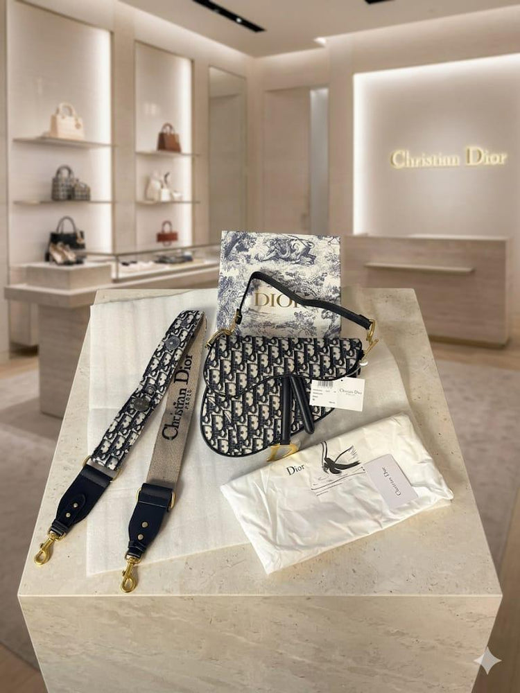 CHRISTIAN DIOR SADDLE BAG PREMIUM QUALITY WITH OGBOX ETC