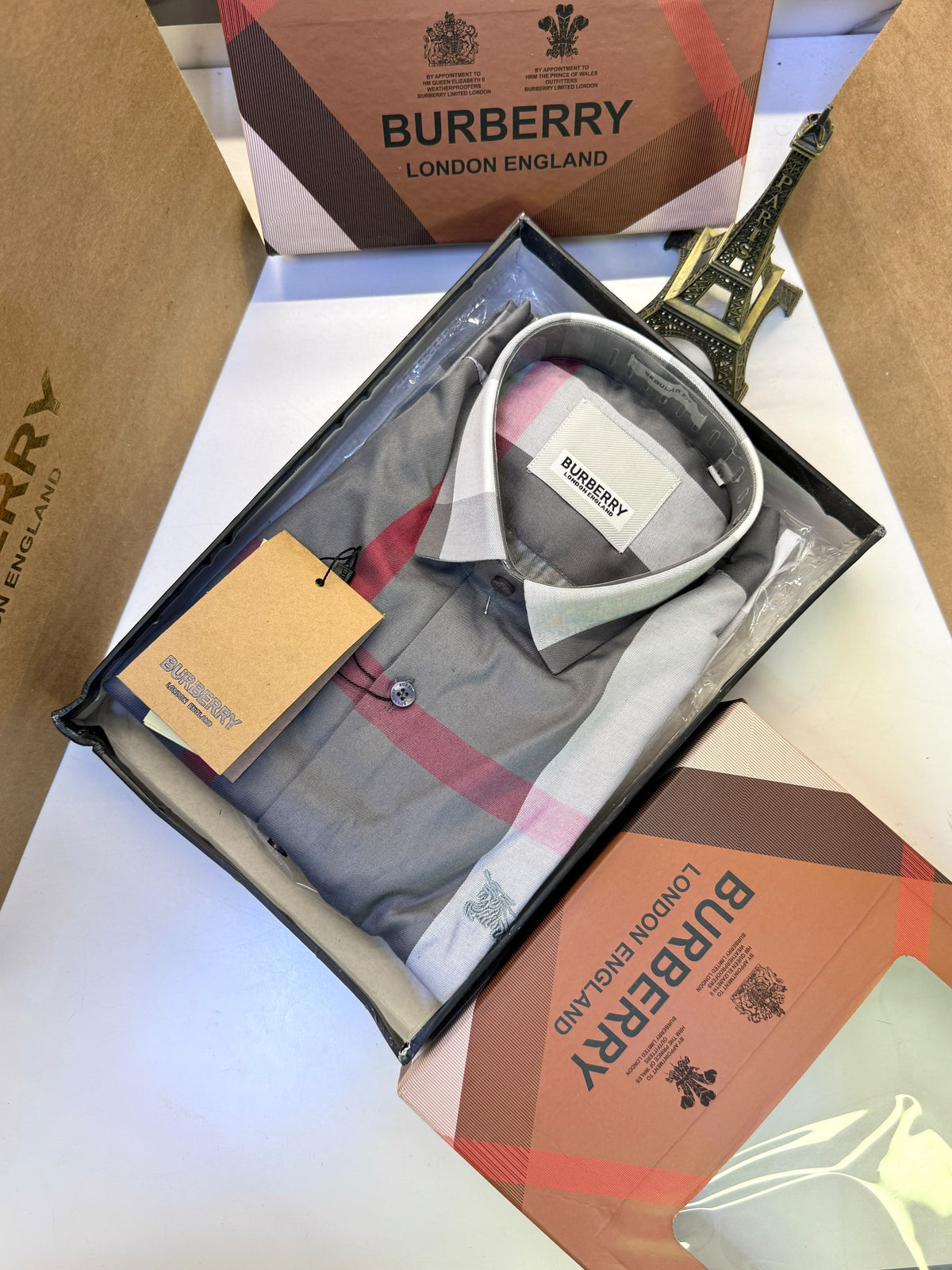 Burberry Checks Premium Shirt for Men – Standard Fit  Product Code: 3536