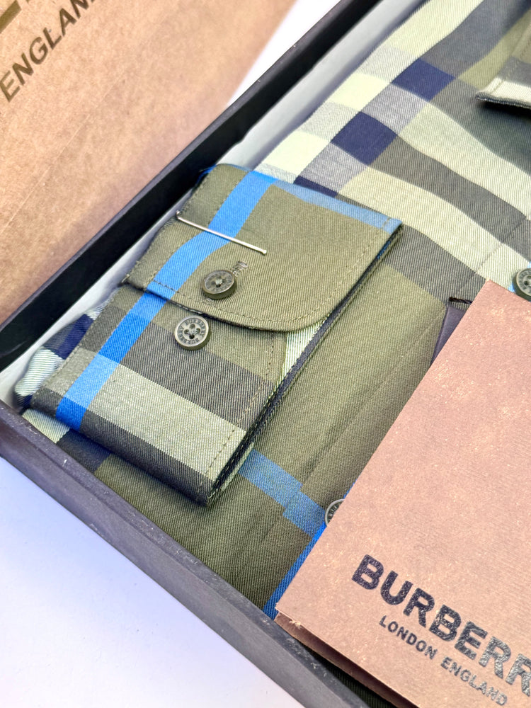 Burberry Checks Premium Shirt for Men – Standard Fit with Brand Box  Product Code: 3661