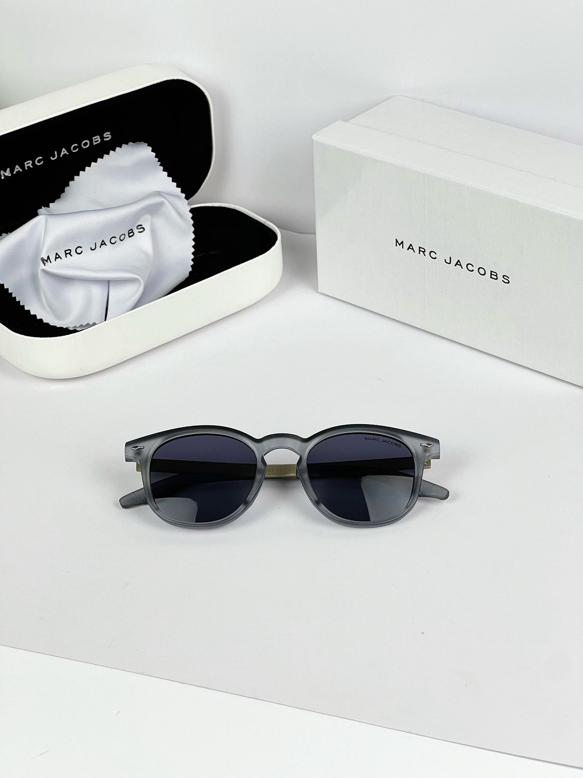 Marc Jacobs D-696 Sunglasses | Premium Stylish Eyewear