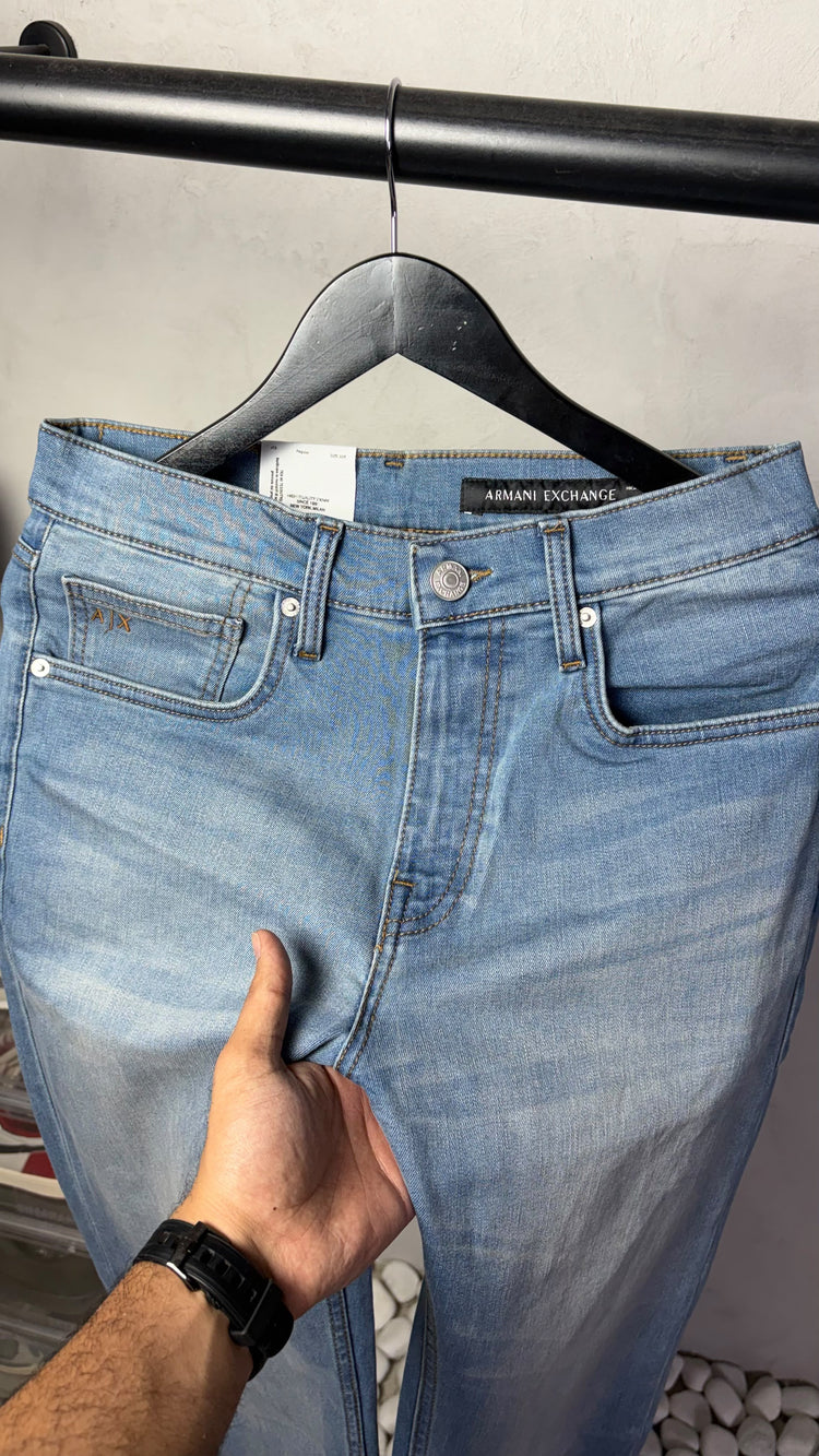ARMANI EXCHANGE STRAIGHT FIT JEANS