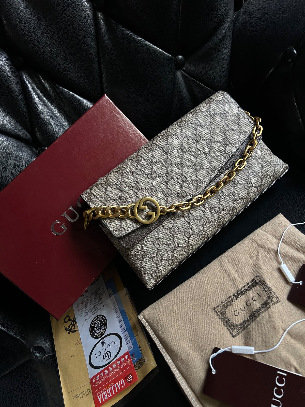 Gucci GG Beige Embossed Leather Bag – Premium Store Article  Product Number: 1059