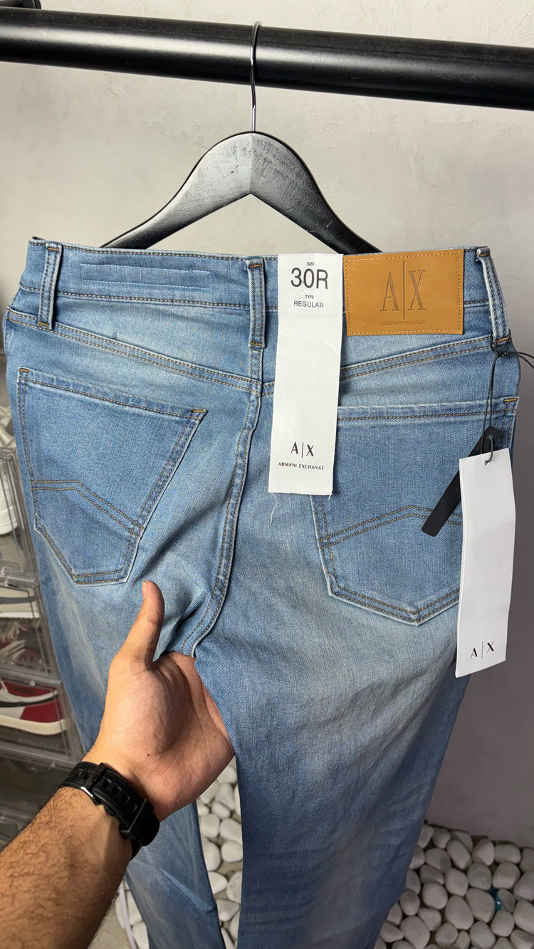 ARMANI EXCHANGE STRAIGHT FIT JEANS