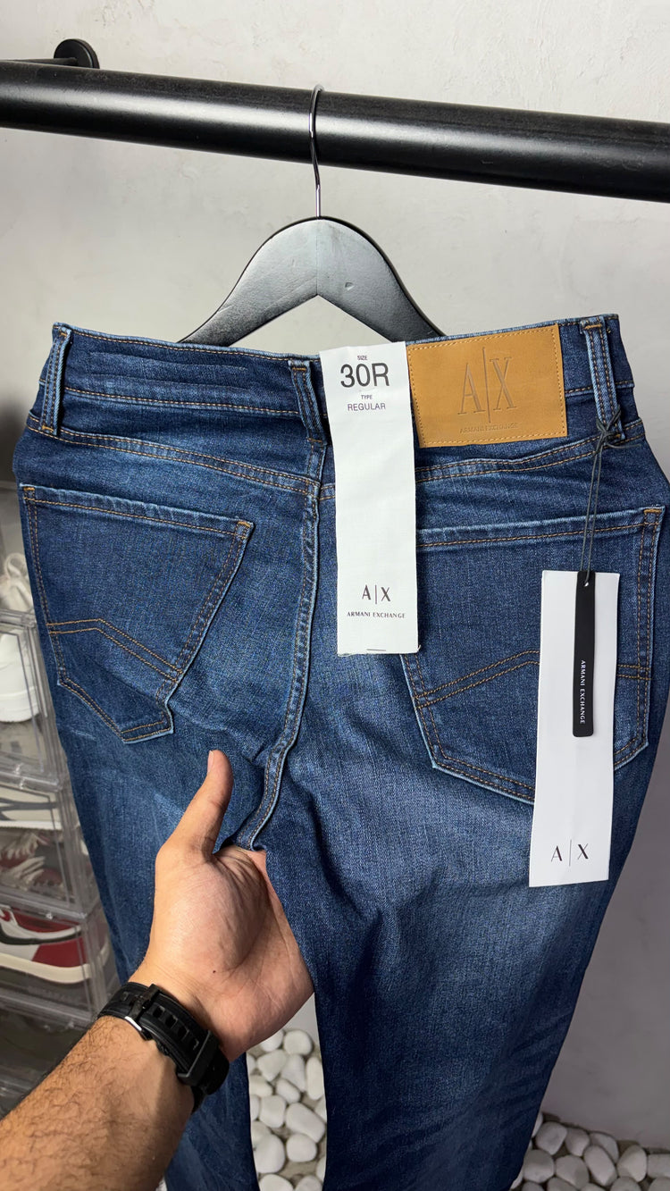 ARMANI EXCHANGE STRAIGHT FIT JEANS