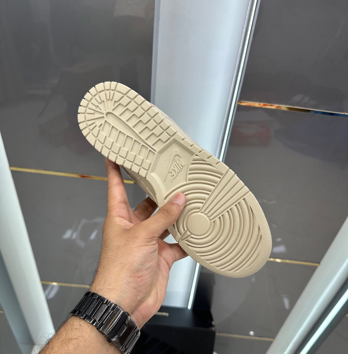 Nike SB Dunk Low x Supreme – Premium Sneakers with Original Box